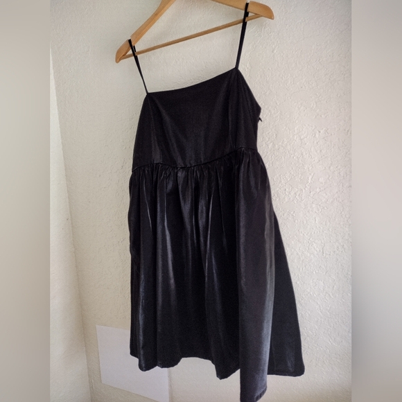 TCEC Black Metallic Shimmer Bow Dress - Picture 5 of 9